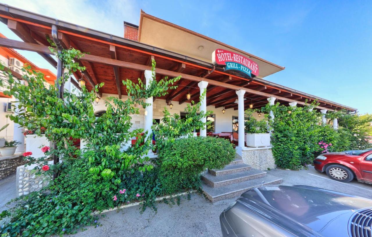 Hotel Trogirski Dvori Exterior foto